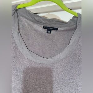 Gently used vintage looking light weight woman’s sweater in sz l.